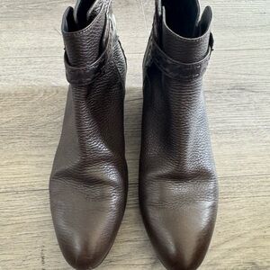 TOD’S brown leather ankle boot size 38